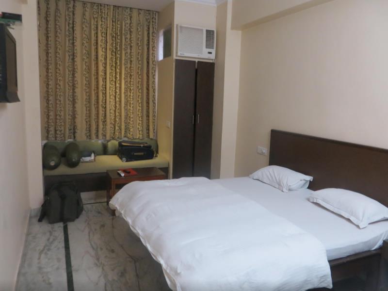 Hotel Sandhu Palace Джодпур Екстериор снимка